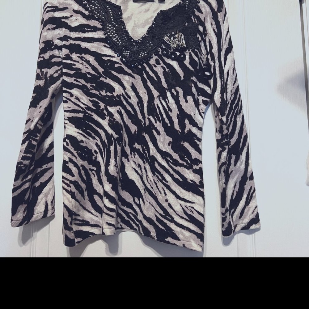 Motive-strechy sweater-zebra print-small-beaded-sequins - Picture 2 of 8